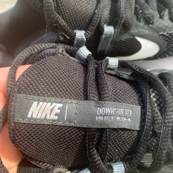 Nike Downshifter 9 Running Shoes Black White Youth Size 4Y - Picture 4 of 11